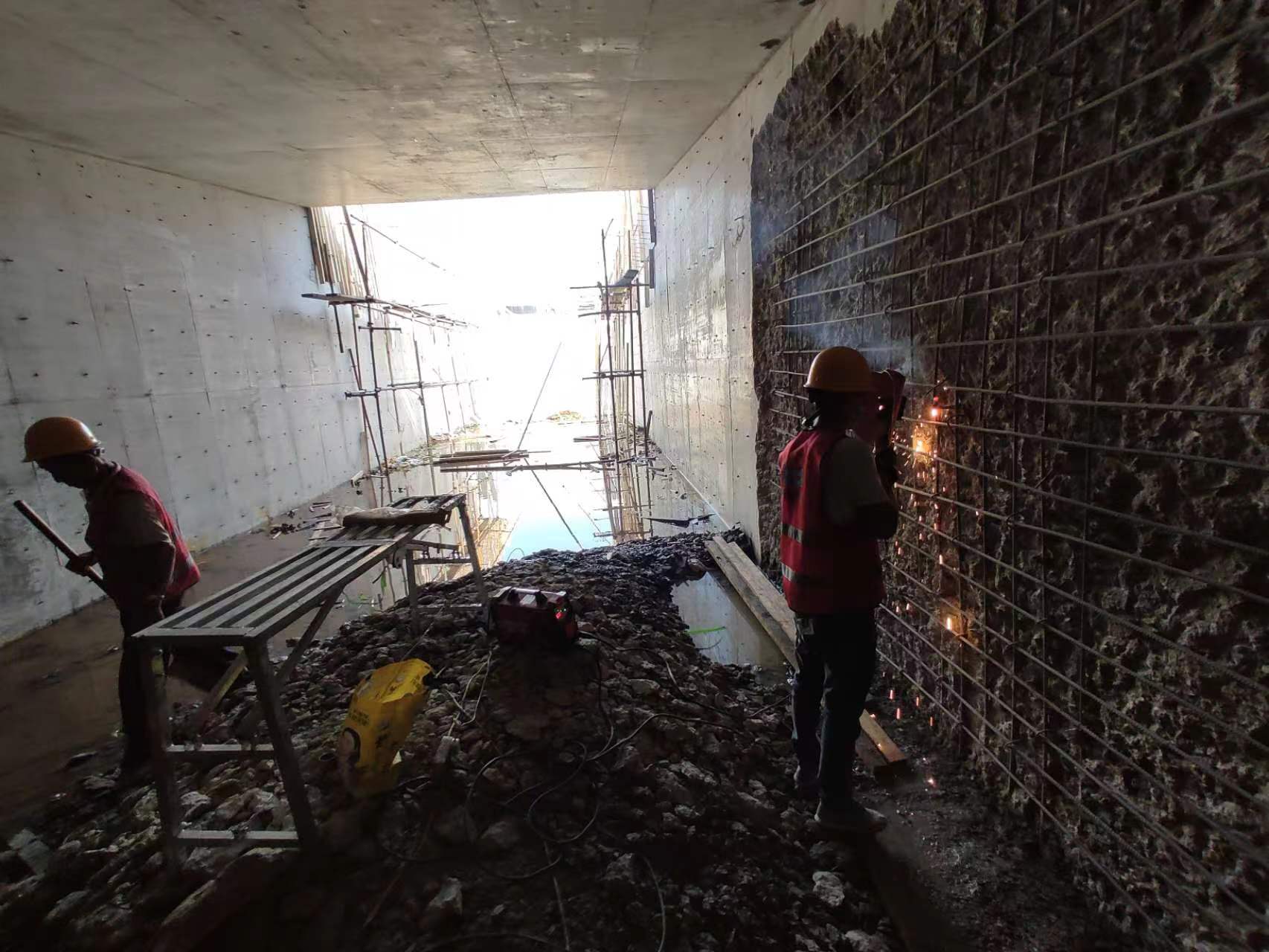 汉川挖断承重墙导致楼体开裂，加固施工方案出炉
